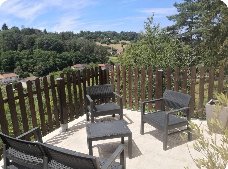 Chambre Meublee Avec Vue Panoramique A Perigueux Sanilhac  Екстериор снимка